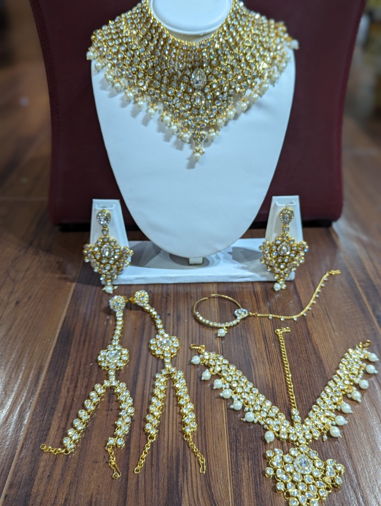 Bridal necklace set 